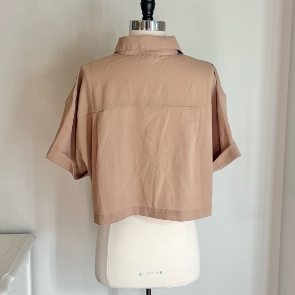 Camellia Tan Semi-Sheer Cropped Military-style Short Sleeve Button Down, Med - Picture 3 of 9